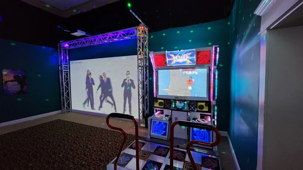 Indoor Attractions in Branson: 7 Rain-Proof Activities (and Why FlyRide Tops the List) 1 A few of the indoor attractions in Branson - these classic arcade games